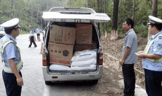 面包車拉貨怎么處罰