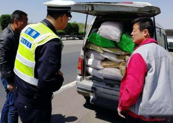 面包車拉貨怎么處罰